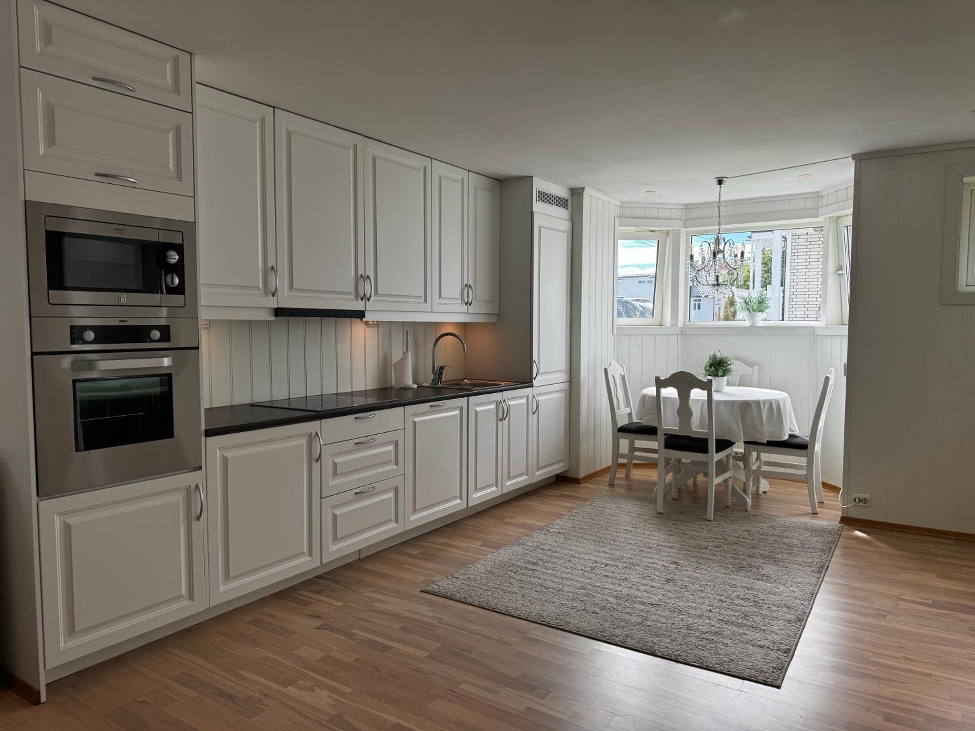 North Estate Jl Gate Apartment Tromso Luaran gambar